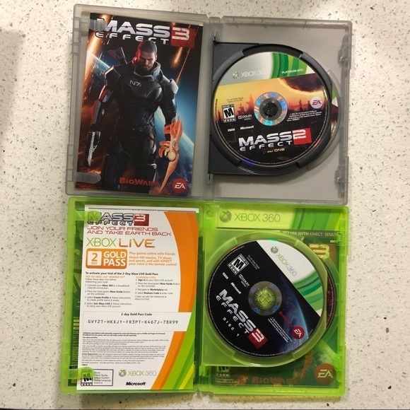 🎮 Xbox 360 Mass Effect Video Game Bundle - Picture 3 of 3
